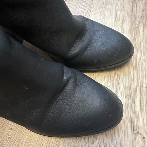 Target Black Ankle Boots with Chunky Heel and Side Zipper - Picture 3 of 9